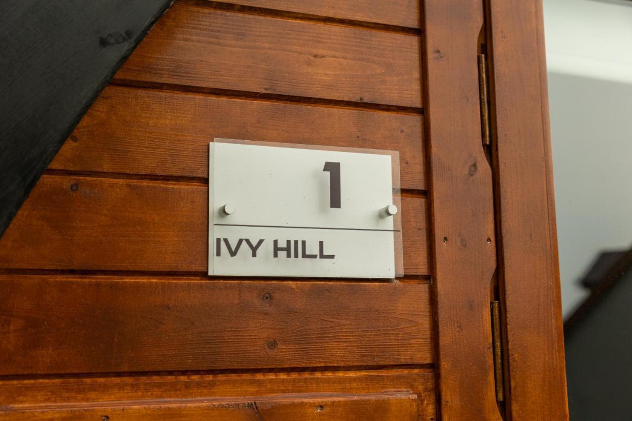 Ferienwohnung Ivy Hill Glamping Pod Ennis Exterior foto
